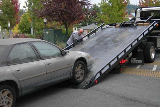 Milwaukee Ticket Scofflaws Feel the Hook as City Tows 1,000 Cars