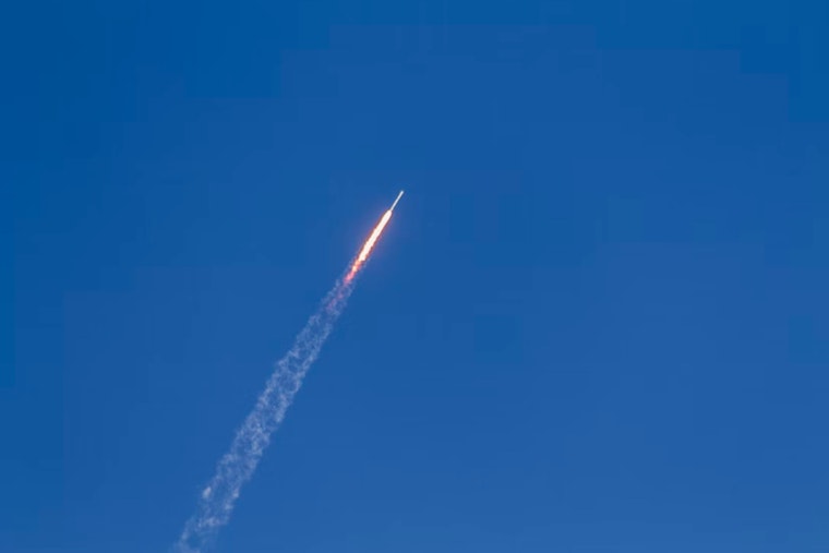Missiles Sneak Through Shield, Rock Dimona And Arad Near Nuke Hub