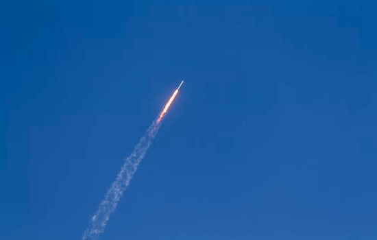 Missiles Sneak Through Shield, Rock Dimona And Arad Near Nuke Hub