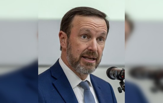 Murphy Takes Swing at Delivery Apps in Fight to Save Corner Shops