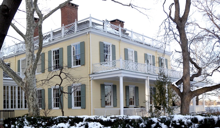 Mystery Smoke Scare Sends Gracie Mansion Protesters Fleeing