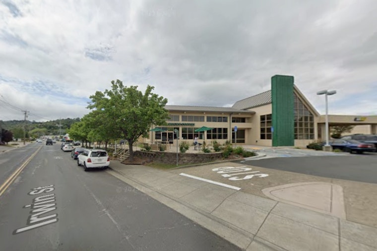 New San Rafael Golf Den Swings Into Downtown With High-Tech Sims And Desk Space