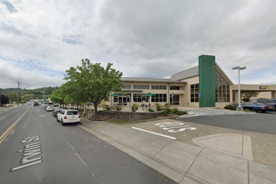 New San Rafael Golf Den Swings Into Downtown With High-Tech Sims And Desk Space