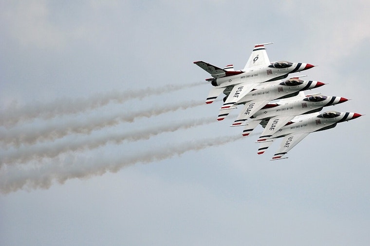 New Top Gun Takes Control Of Milwaukee Air & Water Show