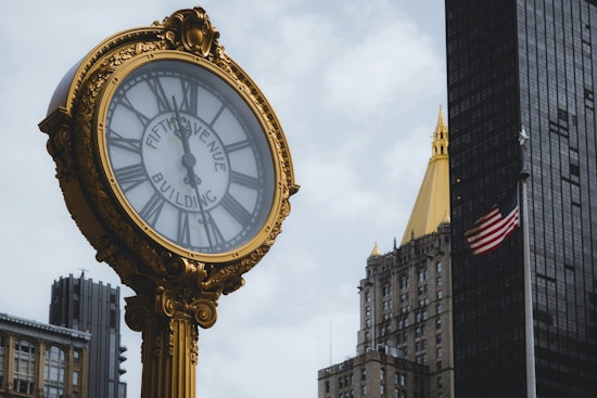 New York Stuck In Time While Neighbor States Drag Feet On Clock Change