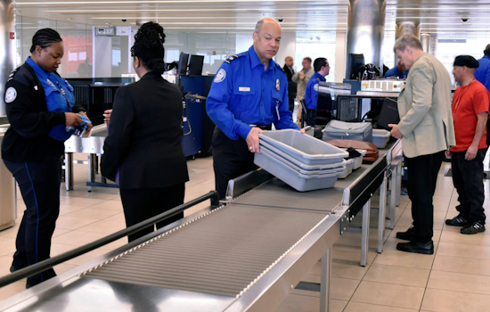 No Pay, Will Scan: Pittsburgh Rallies With Food Pantry For TSA