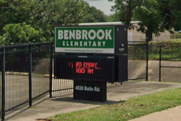 Northwest Houston Bus Stop Shooting Leaves Junior High Student Wounded Near Benbrook