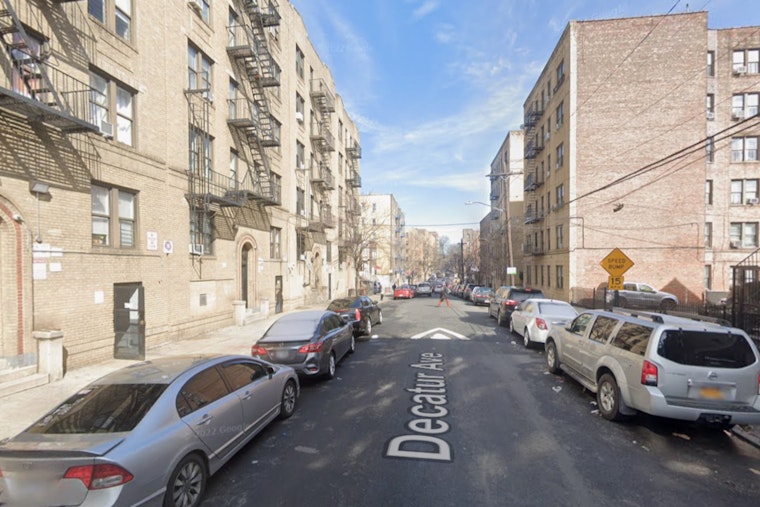 Norwood Wake-Up Call: Bronx Blaze Sends Firefighter, Neighbor To Hospital