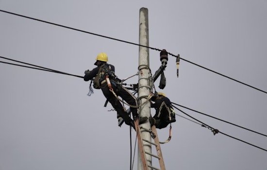 Oʻahu Goes Dark As Islandwide Power Outages Snarl Streets And Shops