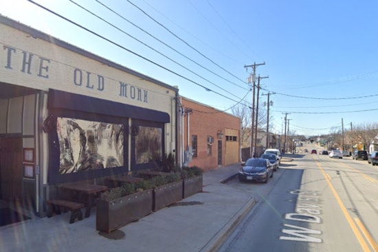 Oak Cliff Garage Turned Boozy Backyard as Kilmac’s Fires Up Pies and Airstream Bar