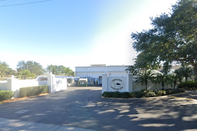 Old Tampa Bay Smoke Show As Boats Erupt In Flames By Yacht Club