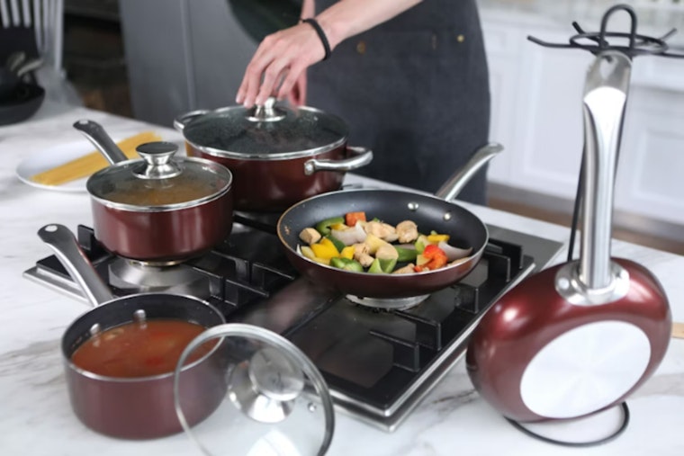 Olympia Power Play, Lawmakers Hit Snooze Again On Washington’s Tough Lead Cookware Rules