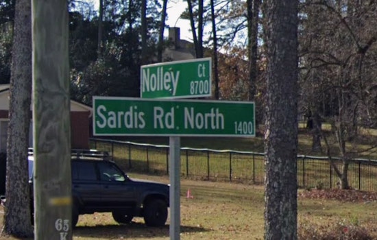 Pre-Dawn Stabbing Leaves One Dead On Maple Shade Lane In Southeast Charlotte