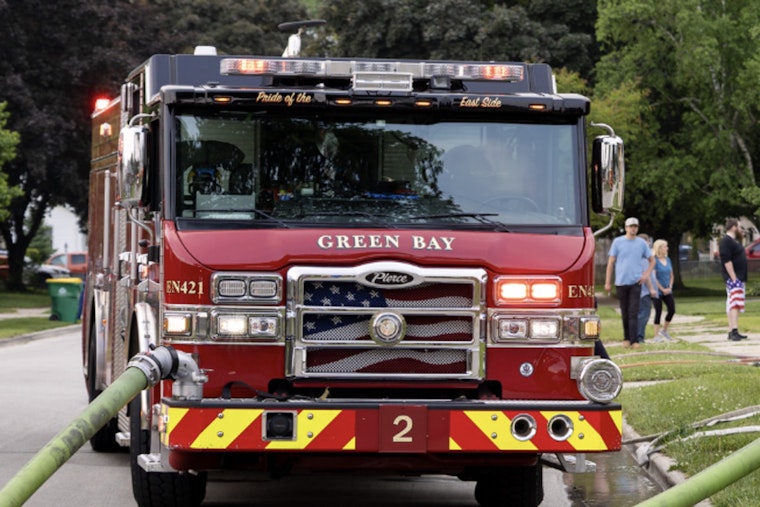 Packed Green Bay Tour Bus Slams Into Building Off I-43 Near Bay Beach