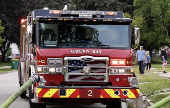 Packed Green Bay Tour Bus Slams Into Building Off I-43 Near Bay Beach