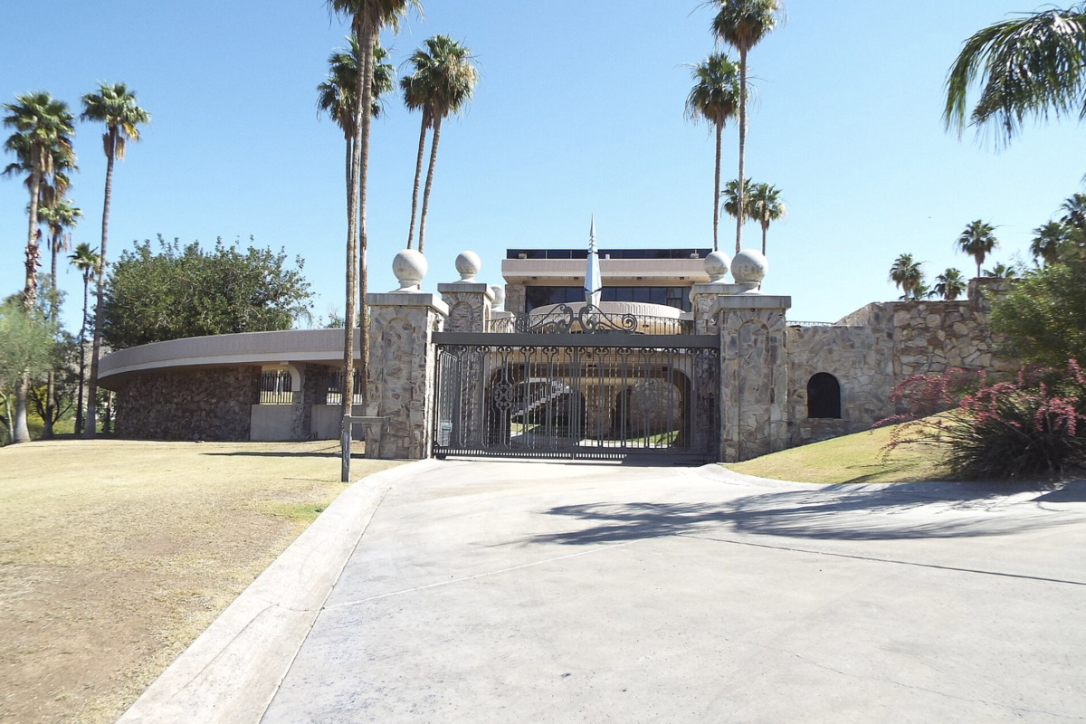Paradise Valley Mansion Fetches $14.58 Million After Buyer Bails