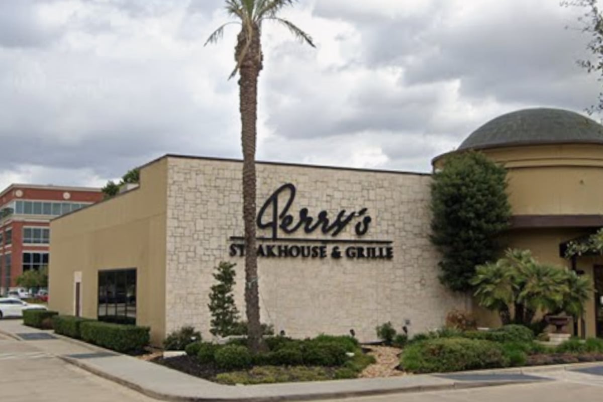 Perry's Steakhouse Smacked With $21 Million Tip-Pool Judgment