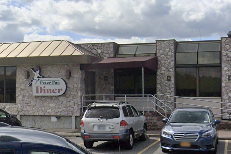 Peter Pan Diner Rises From Blaze as Bay Shore Crowds Rush Back