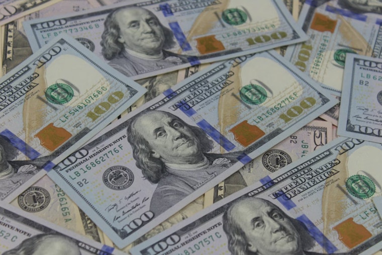 Movie Money Mayhem as Pineville Jeweler Loses $300,000 In Sleight-Of-Hand Sting