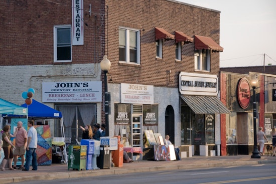 Plot Twist Bar To Shake Up Plaza Midwood With Coffee, Cocktails And THC