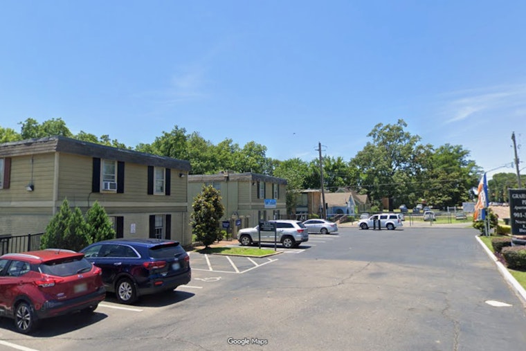 Pre-Dawn Blaze Singes Grahamwood Place Apartments in Berclair