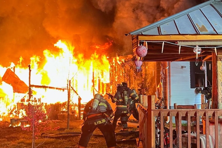 Predawn Inferno Guts La Vergne Home On Hurricane Circle
