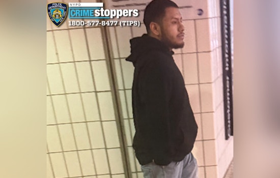 Queens Subway Grope Suspect Hunted After Escalator Attack At Court Square