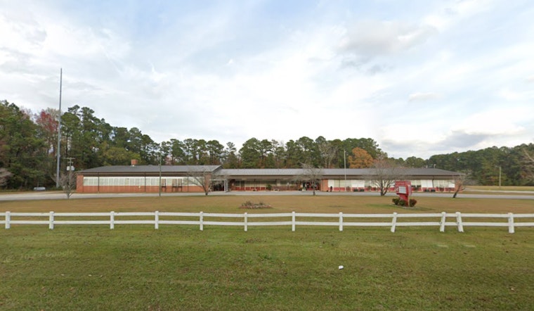 Razor-Thin Bladen Board Vote Puts East Arcadia School On The Chopping Block