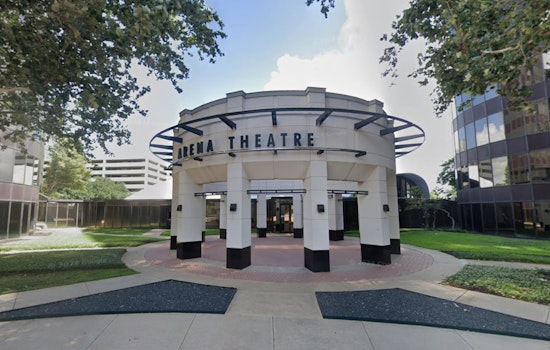 Retro Pop Frenzy As Pandora And Flans Pack Houston’s Arena Theatre