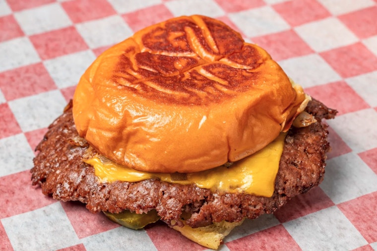 Rittenhouse Snags 7th Street Burger In Late-Night Smash Invasion