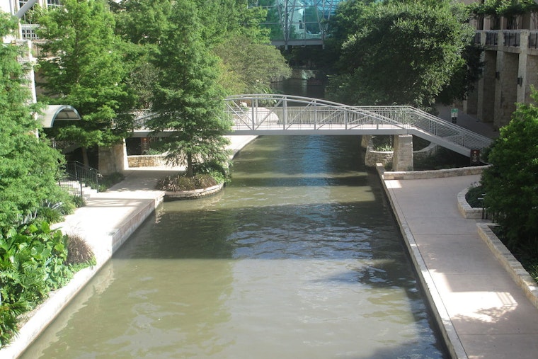 River Walk ‘Baptism’ As San Antonio Man Dives Headfirst For Lost Phone