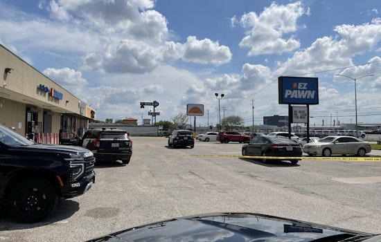 Robbery on Airline Drive Leaves Woman Shot in North Houston