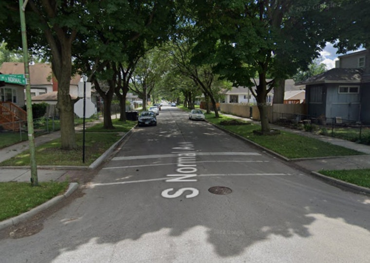 Robbery Victim Kills Armed Teen in West Pullman