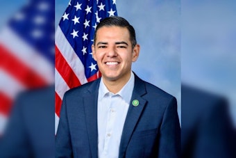 Robert Garcia Spotted at Las Vegas Casino During Shutdown