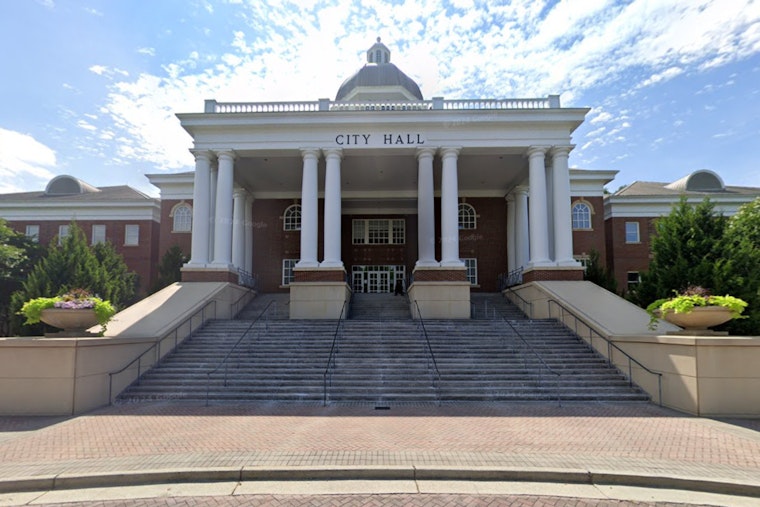 Roswell’s Free Parking Showdown, Council Poised To Hit The Meters Downtown
