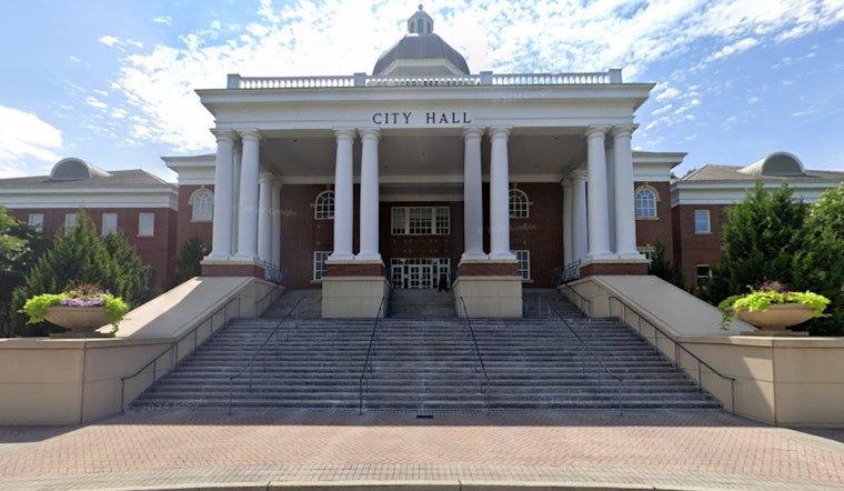 Roswell’s Free Parking Showdown, Council Poised To Hit The Meters Downtown
