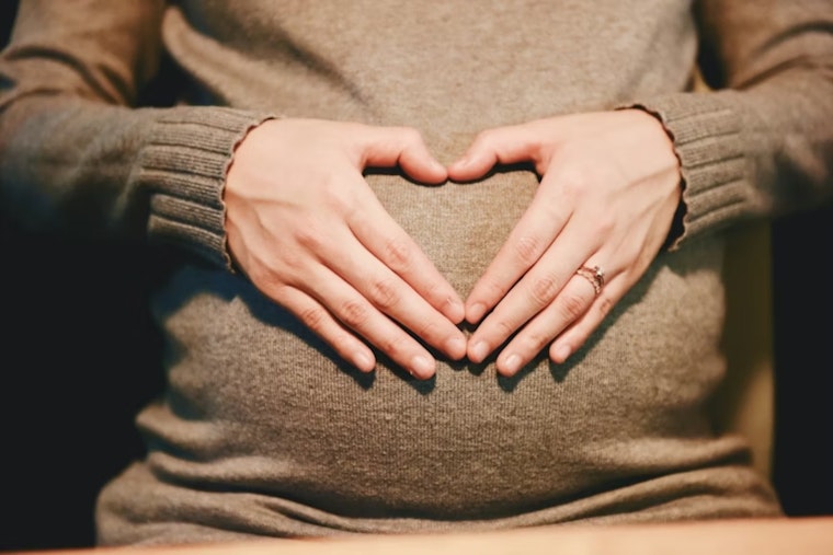 Sacramento Pols Go to Bat for Moms With Paid Pregnancy Leave, Cheaper Child Care