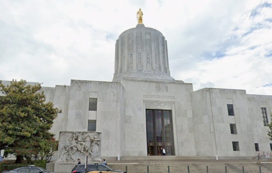 Salem Showdown As Oregon Moves To Rip Off ICE Masks