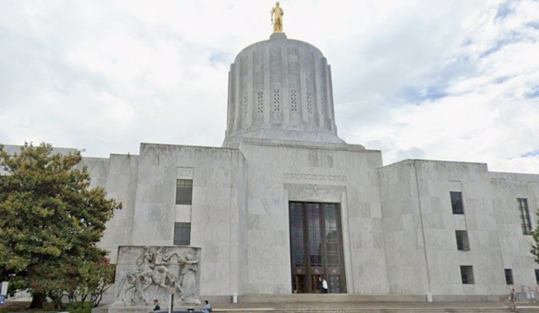 Salem Showdown As Oregon Moves To Rip Off ICE Masks