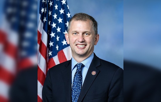 Sean Casten Warns Of Iran War As Troops Deploy