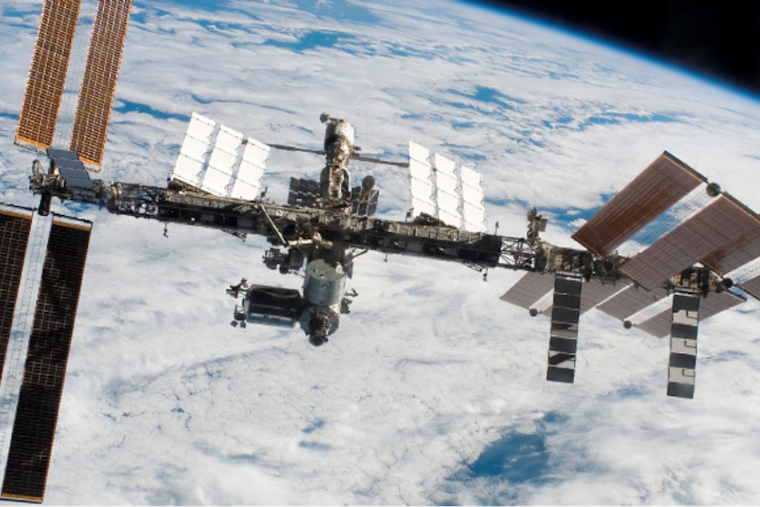 Senate Panel Gives ISS Two-Year Reprieve And Orders Moon Base Built