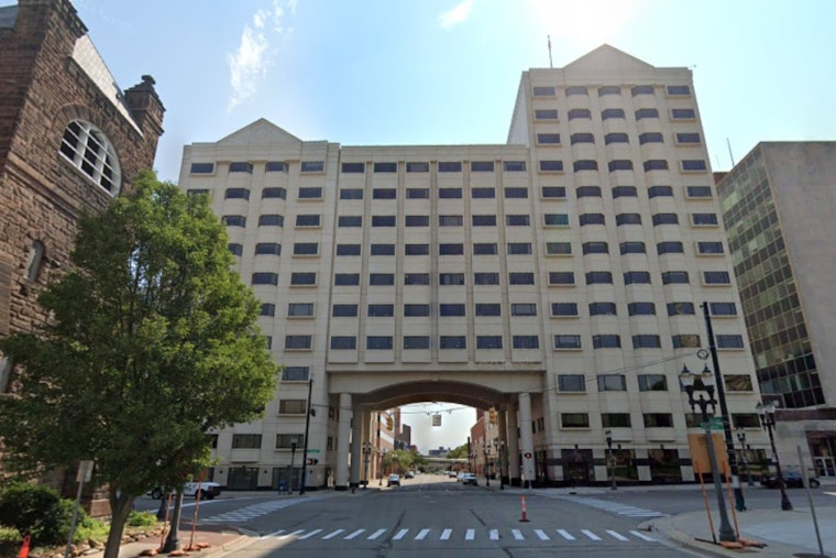 Sewage Leaks, Failing Locks Fuel Jackson County’s $54.4M Jail Plea