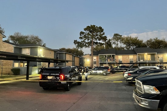Shots Ring Out on Court Glen Drive as Gunman Bolts, Cops Say