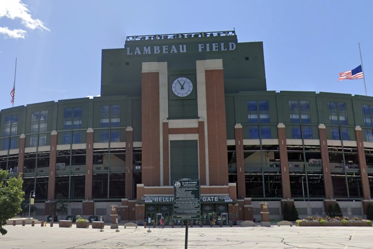 Sirens and Smoke at Lambeau as Fire Crews Knock Down Stadium Blaze