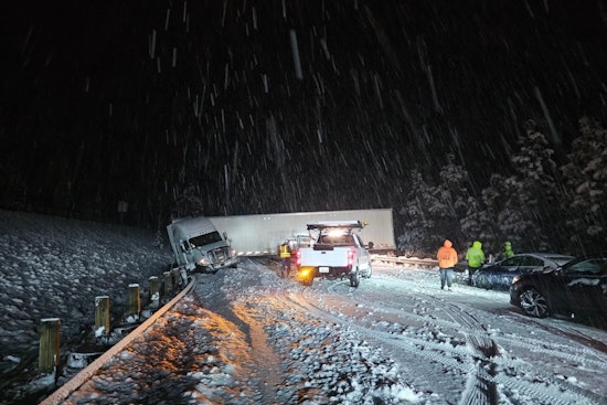 Snoqualmie Pass Chaos: Crashes Shut I-90 Westbound At Easton