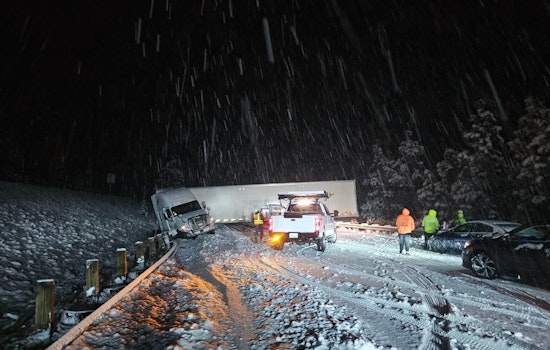 Snoqualmie Pass Chaos: Crashes Shut I-90 Westbound At Easton