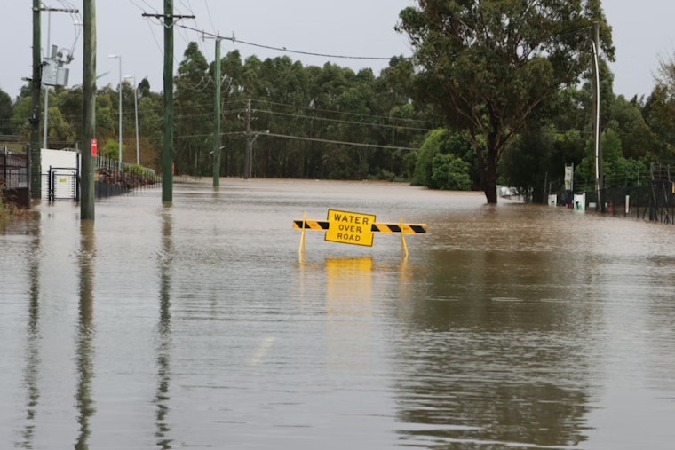 Soaked Maui Snarled as Flood Advisory Drenches Evening Drive