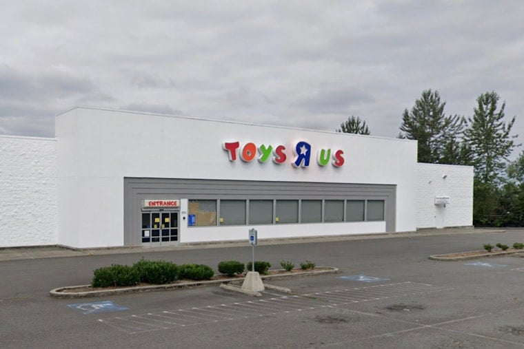 South Hill Mall’s Long-Empty Toys ‘R’ Us Gets New Life As Hong Kong Market Food Hub