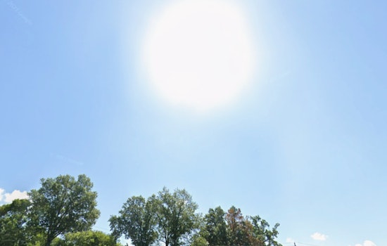 Spring Sizzler Brings Near-Record Heat and Howling Winds to St. Louis
