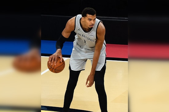 Spurs Torch Kings With Record 25 Threes In Sacramento Beatdown